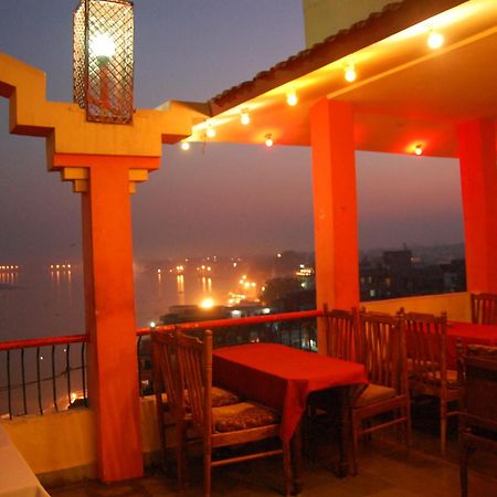 Puja Guest House Benares Buitenkant foto