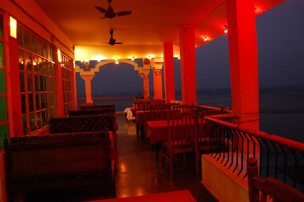 Puja Guest House Benares Buitenkant foto
