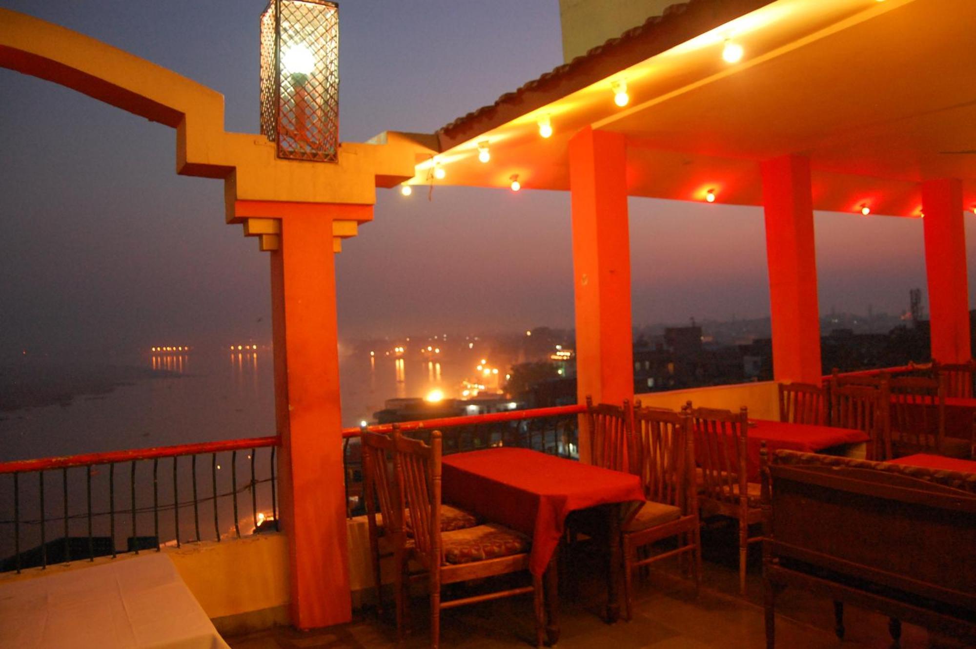 Puja Guest House Benares Buitenkant foto