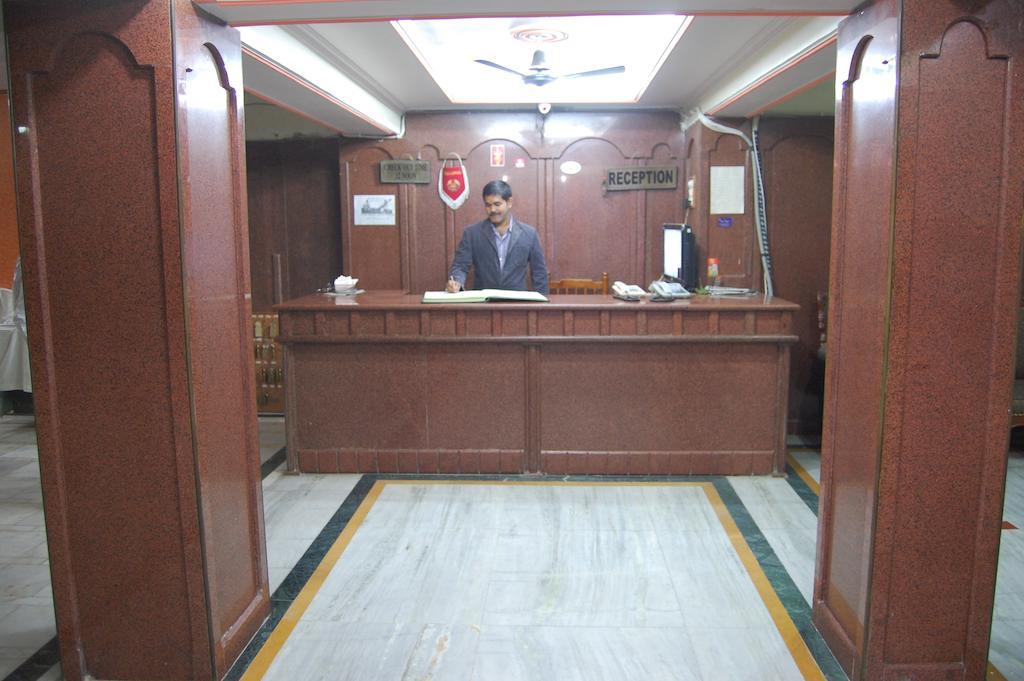 Puja Guest House Benares Buitenkant foto