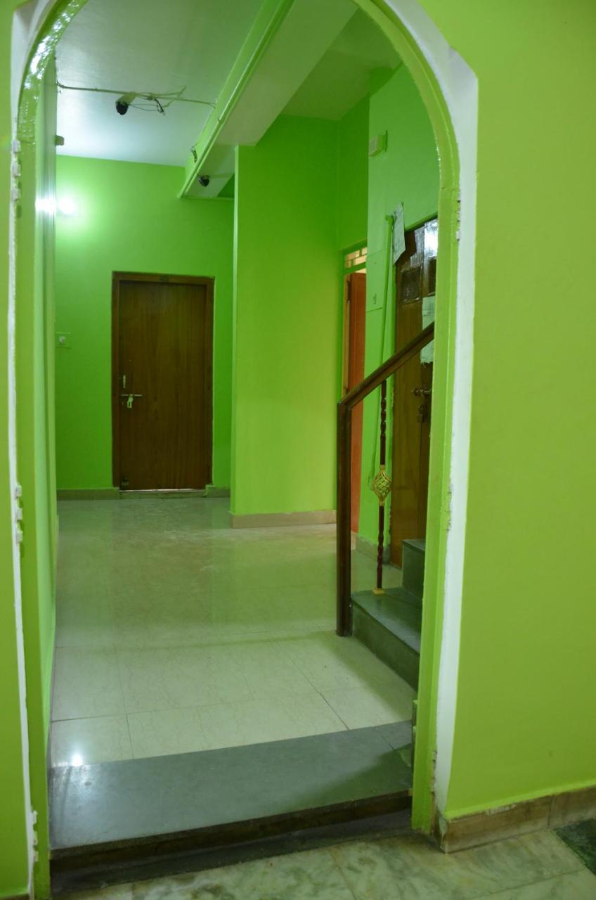 Puja Guest House Benares Buitenkant foto